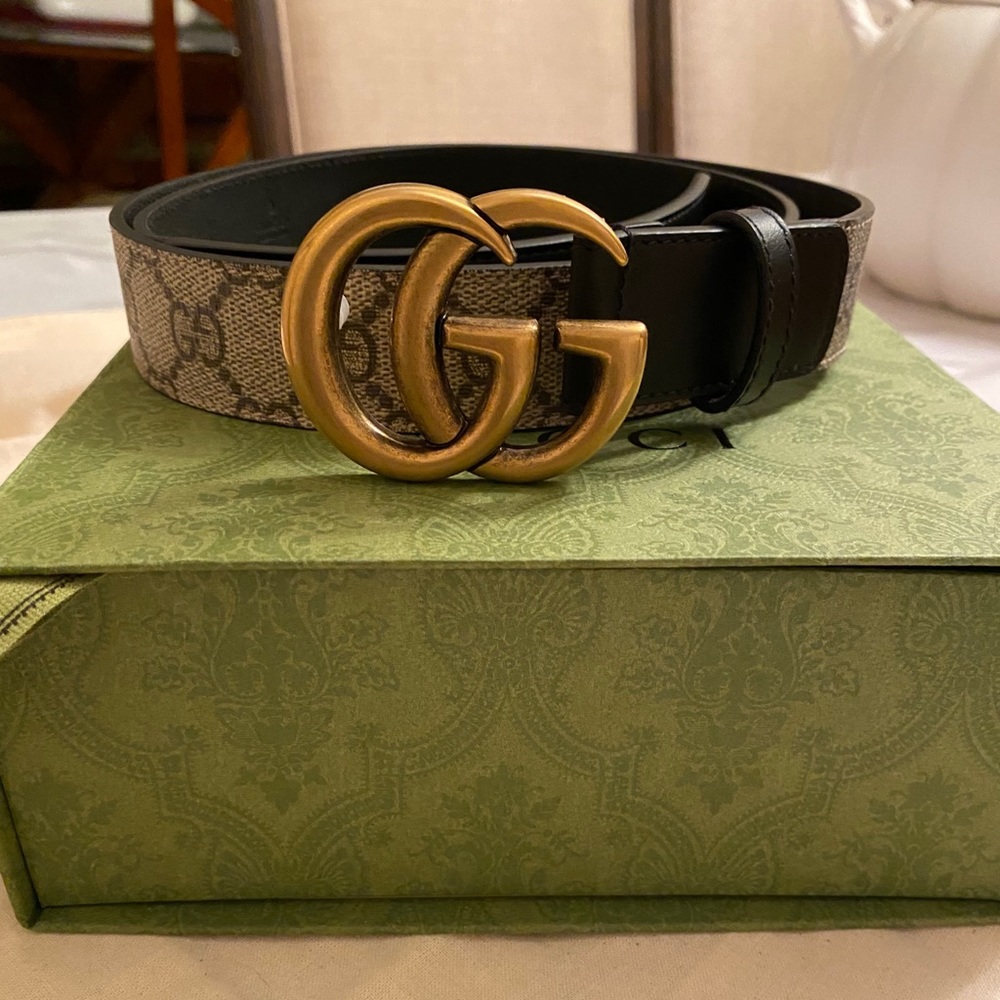 GUCCI BELT with Double G Buckle *NEVER WORN*